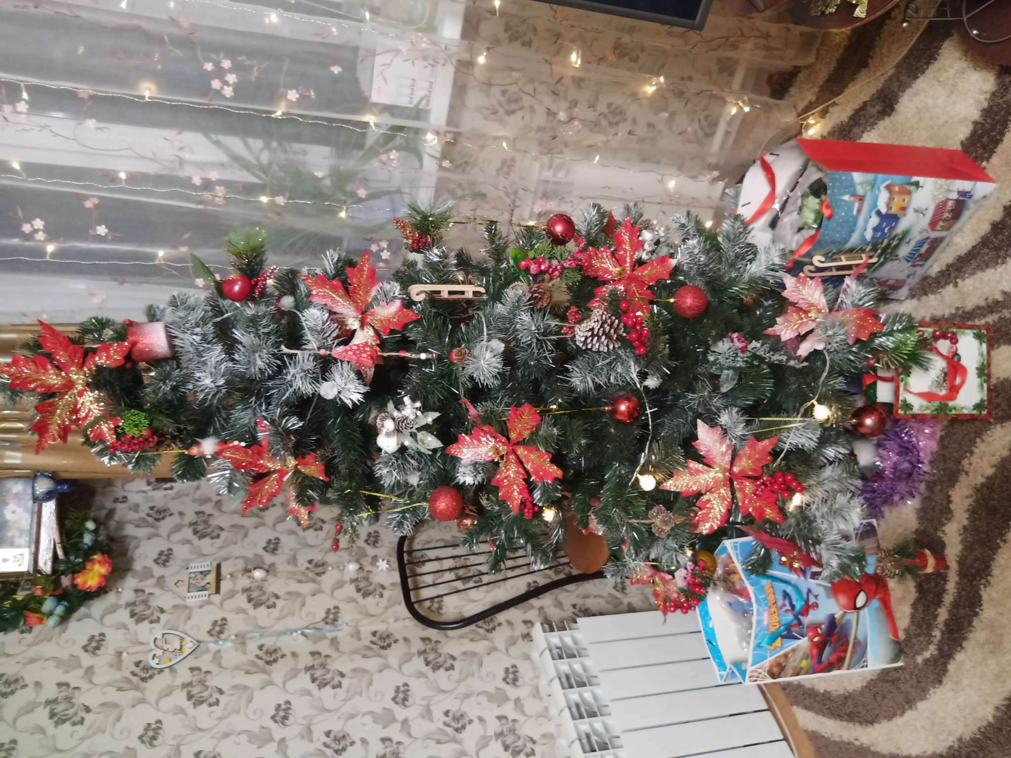 Фотография покупателя товара Декор "Блеск" резной цветок,19х15 см, красный