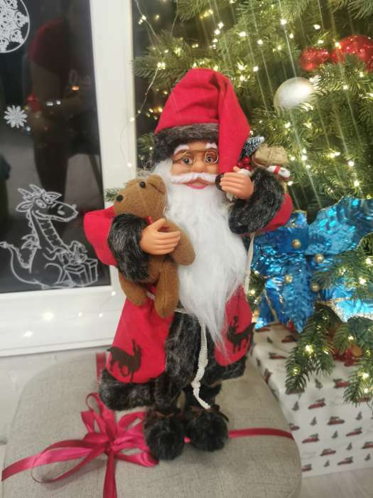 Фотография покупателя товара Дед Мороз "В красной шубке с мишкой" 30 см - Фото 1