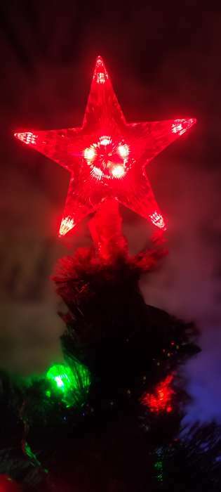 Фотография покупателя товара Светодиодная верхушка на ёлку «Звезда красная» 16 см, 10 LED, провод 2 метра, 220 В, свечение красное