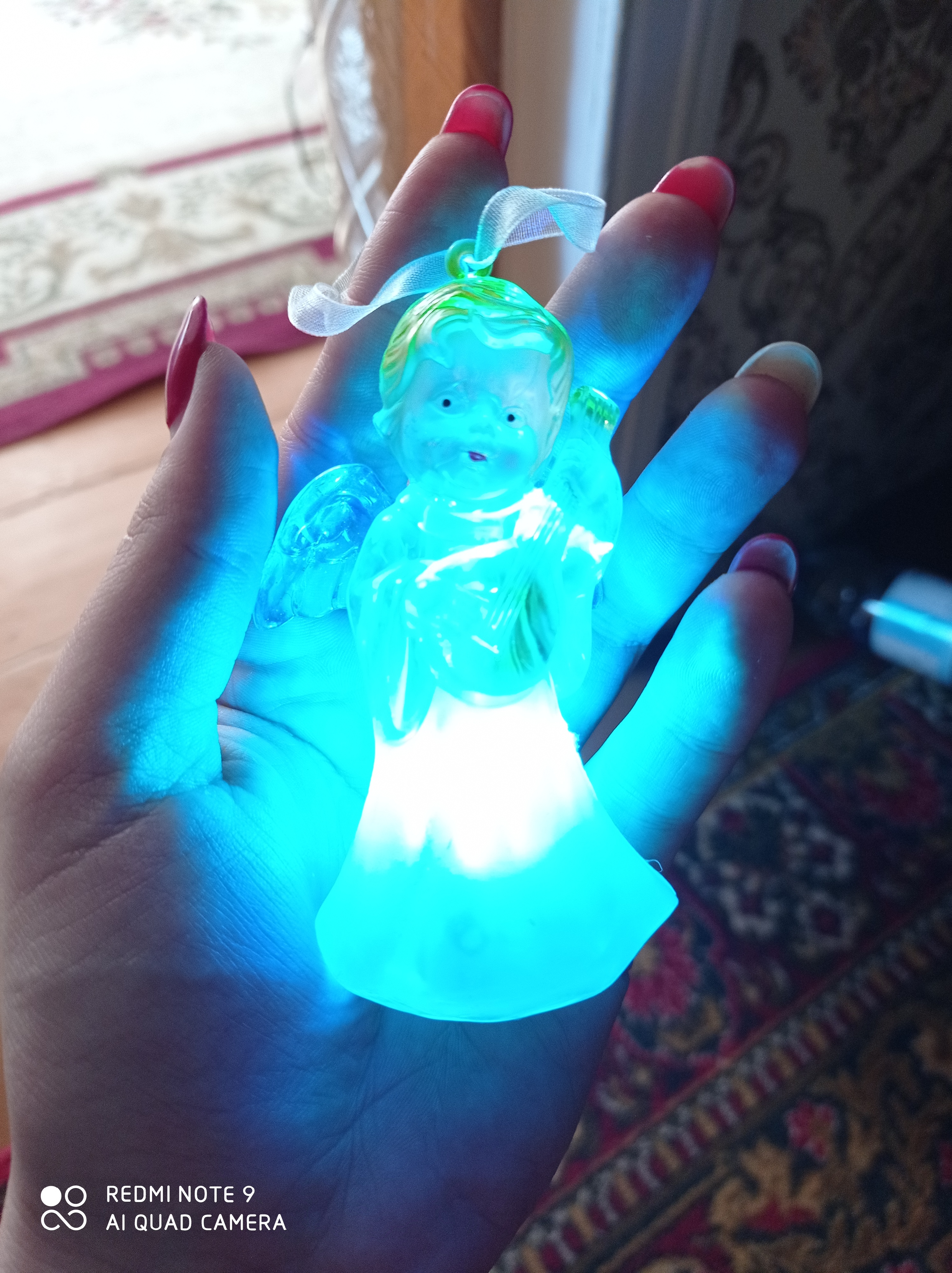 Фотография покупателя товара Игрушка световая "Ангел с гитарой" (батарейки в комплекте) 1 LED, RGB, цветной - Фото 2