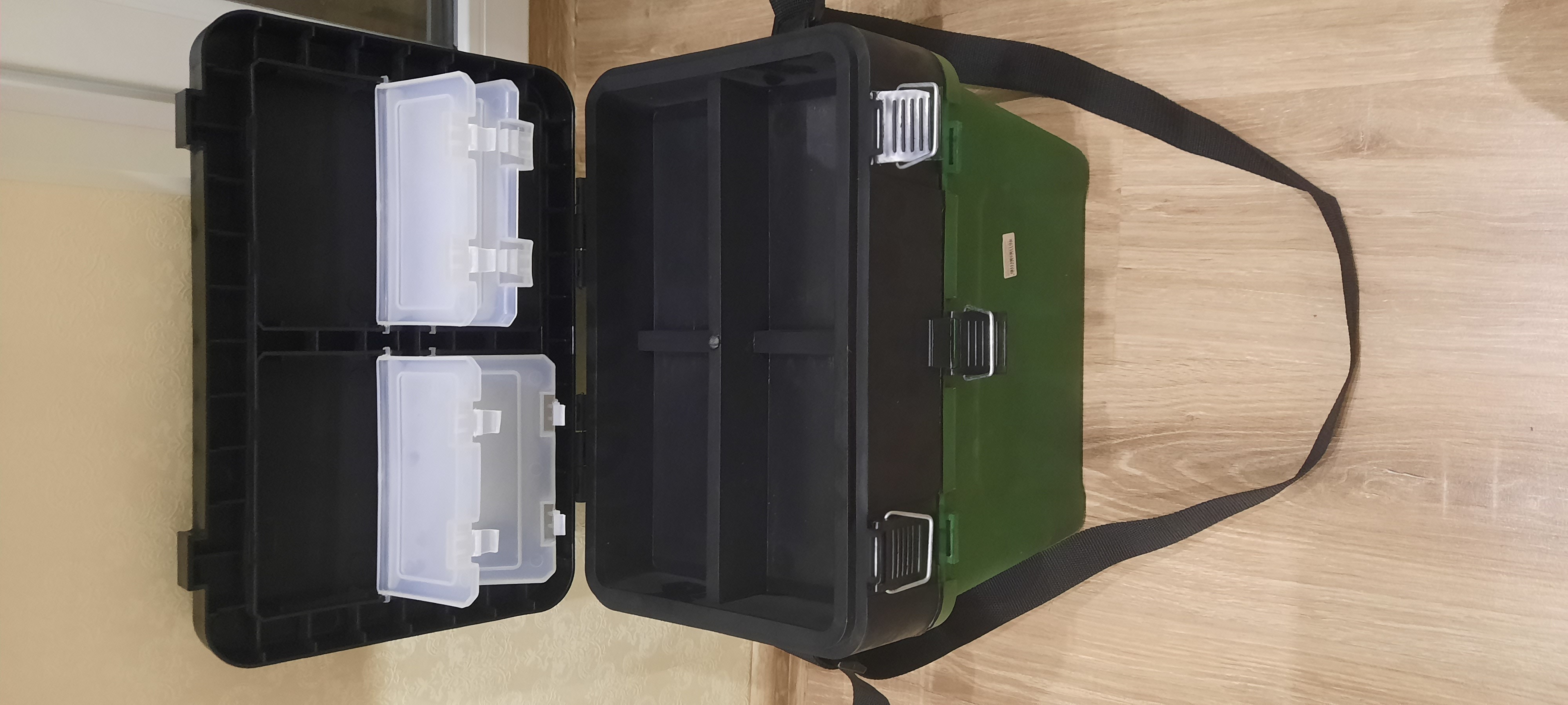 Фотография покупателя товара Ящик зимний, большой, 4+4 отделения для приманок, 380х360х240 мм, цвет зелёный