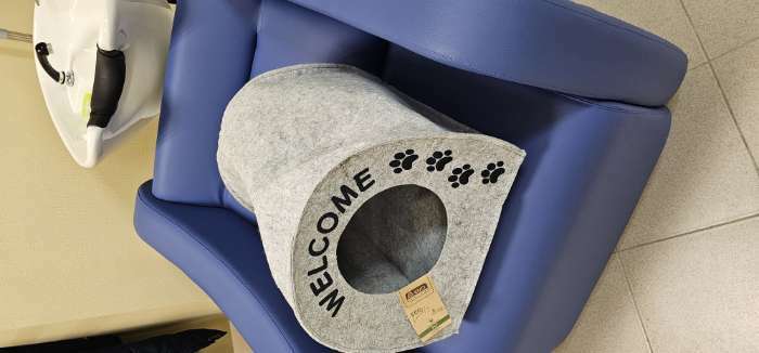 Фотография покупателя товара Домик для животных из войлока "Будка WELCOME", 33 х 33 х 45 см