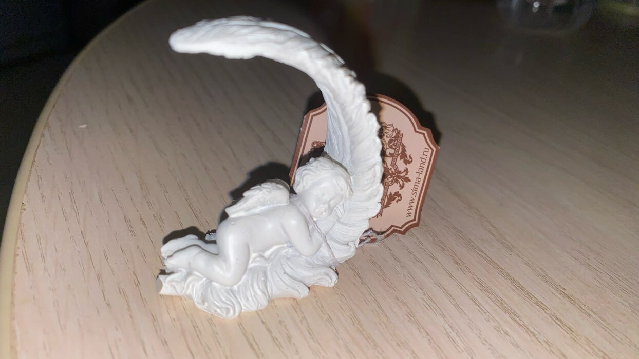 Фотография покупателя товара Сувенир полистоун "Спящий белоснежный ангел на пёрышке" 5,2х4,5х2,6 см - Фото 1