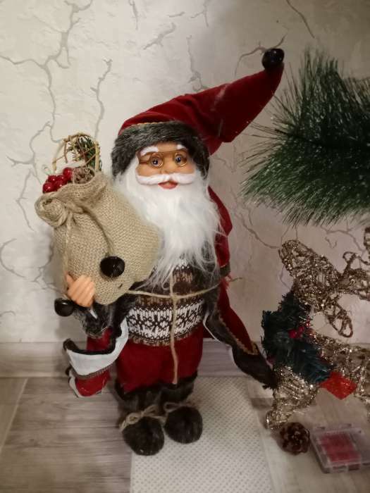 Фотография покупателя товара Дед Мороз "В красном тулупе с фонарём" 30 см - Фото 2