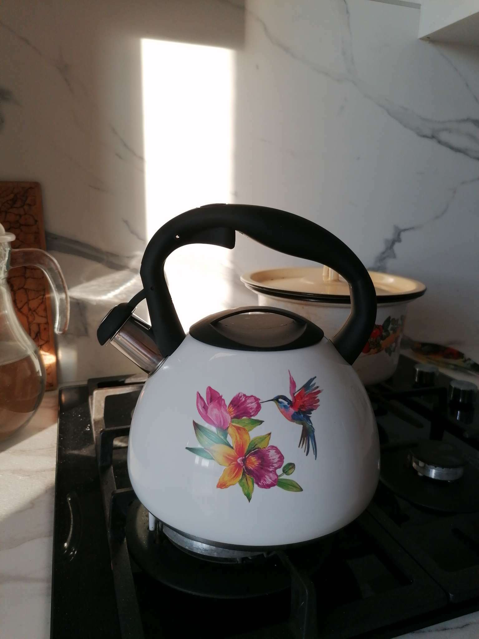 Фотография покупателя товара Чайник со свистком из нержавеющей стали Доляна «Колибри», 3 л, с индикатором нагрева - Фото 6