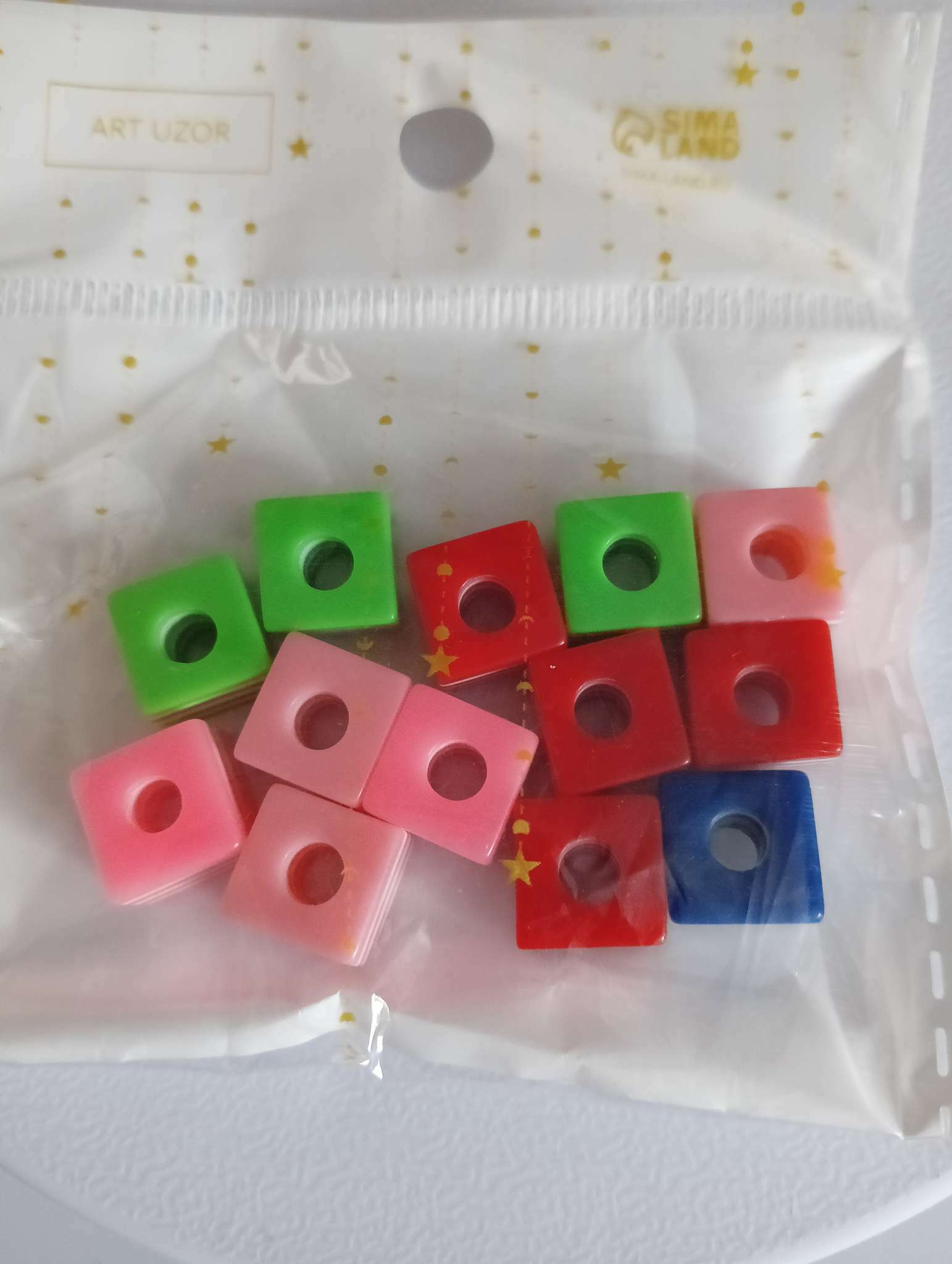 Фотография покупателя товара Бусины для творчества пластик набор 13 шт "Полосатые кубики" 1х1х0,8 см