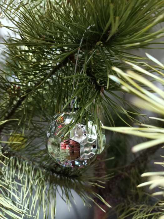 Фотография покупателя товара Ёлочные игрушки «Диско», новогодние, набор 4 шт., d=6 см, МИКС - Фото 2