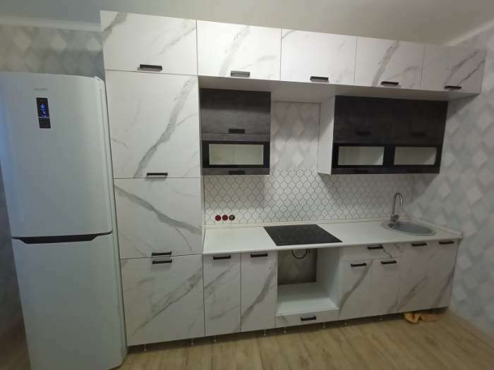 Фотография покупателя товара Кухня трехуровневая под потолок 3000 Техно, Мрамор белый/Бетон графит - Фото 4