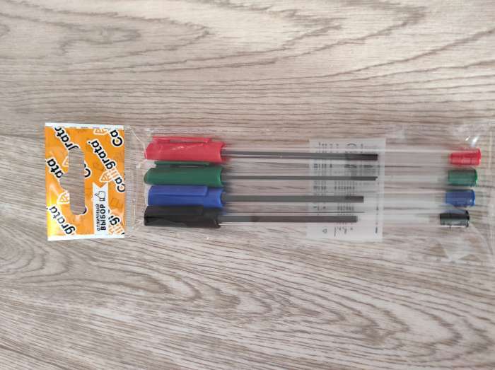 Фотография покупателя товара Набор ручек шариковых 4 цвета, стержень 1.0 мм синий, красный, чёрный, зелёный, корпус прозрачный - Фото 2