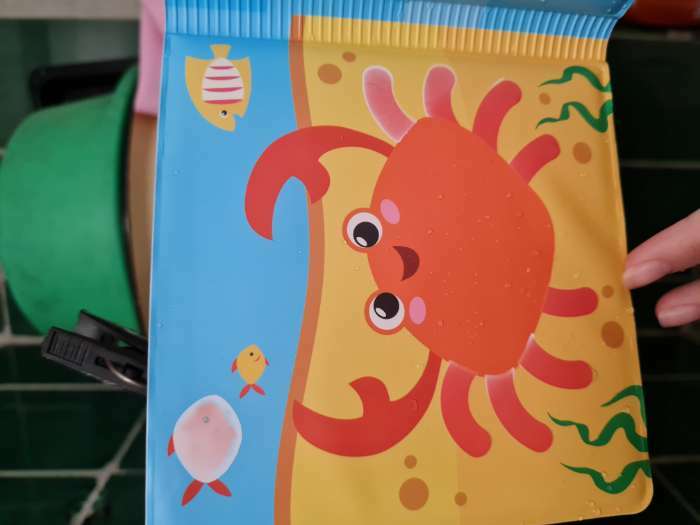 Фотография покупателя товара Книжка - игрушка для ванны «Рисуем пальчиками: морские животные», водная раскраска, Крошка Я