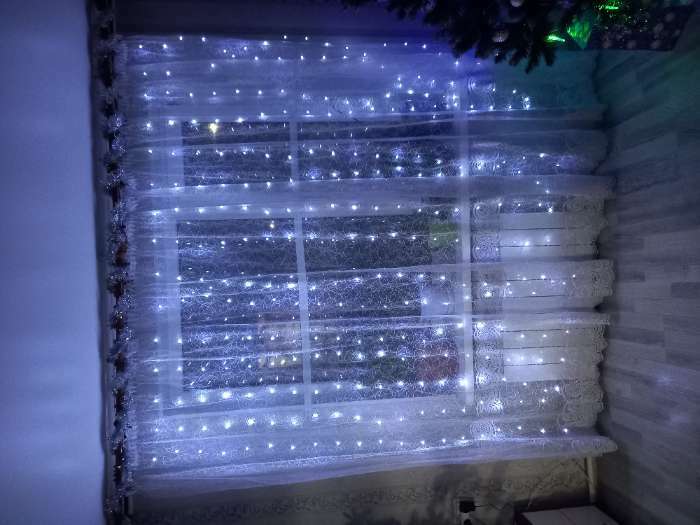 Фотография покупателя товара Гирлянда «Занавес» 2 × 2 м роса, IP20, серебристая нить, 300 LED, свечение белое, 12 В - Фото 2