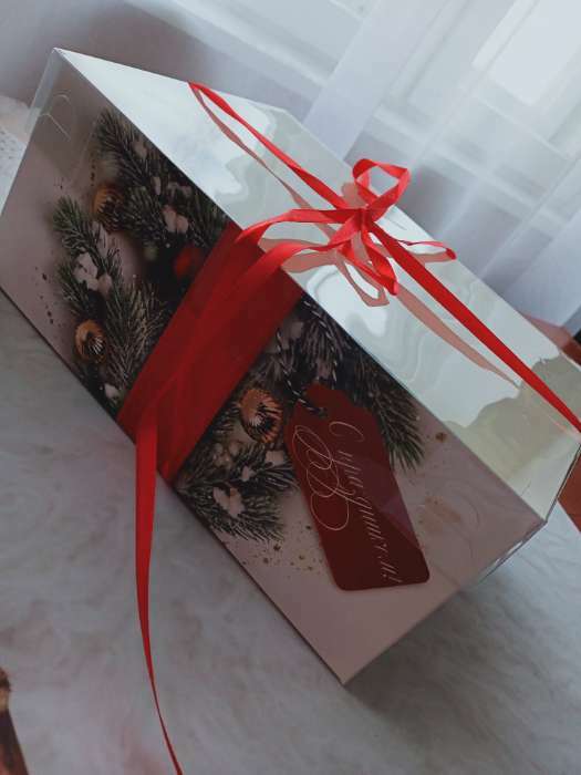 Фотография покупателя товара Коробка для капкейка «С праздником!», 23 х 16 х 10 см, Новый год - Фото 1
