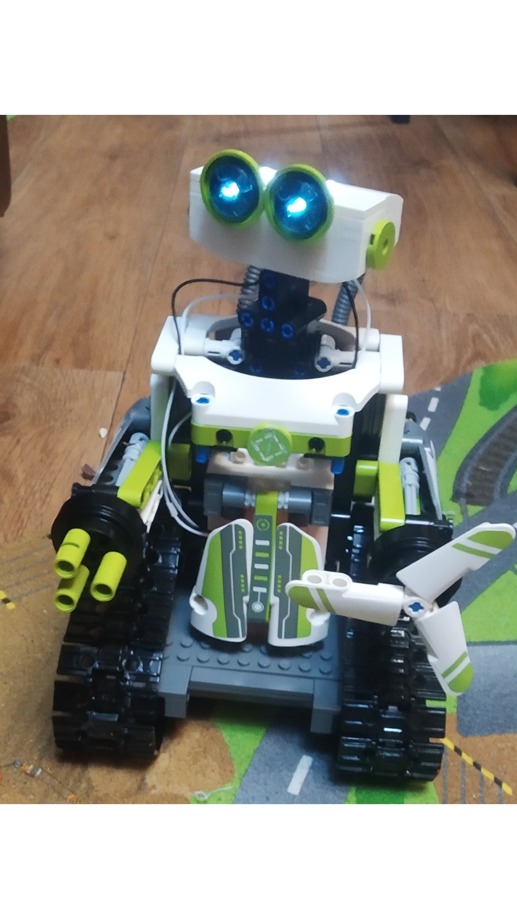 Фотография покупателя товара Конструктор радиоуправляемый «Робот», 434 детали - Фото 1