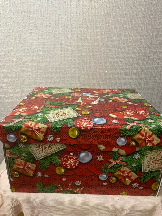 Фотография покупателя товара Складная коробка "С новым годом и Рождеством!", 31,2 х 25,6 х 16,1 см - Фото 1