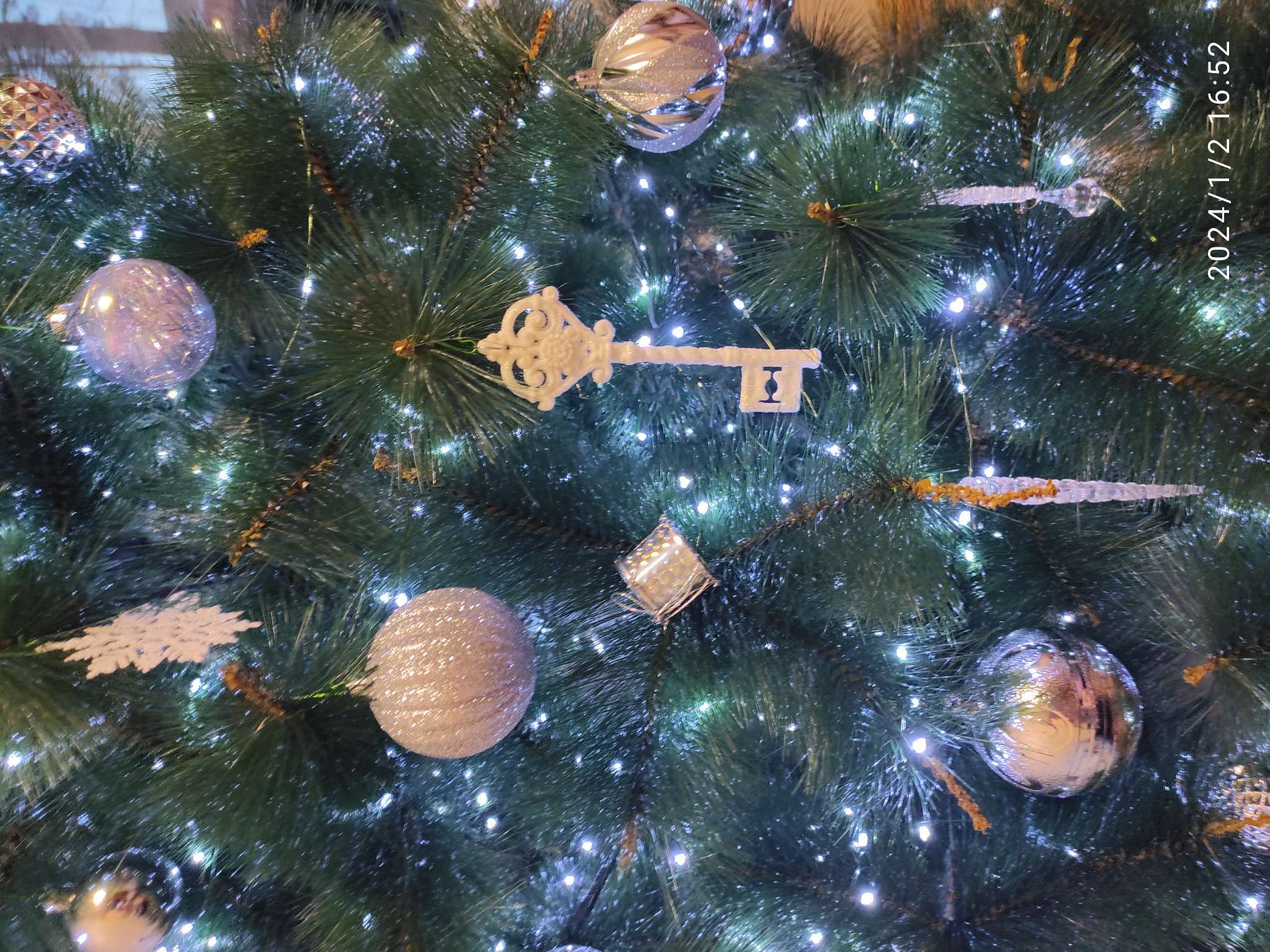 Фотография покупателя товара Ёлочная игрушка «Зимнее волшебство. Часики - ходики», 9×11 см, белый - Фото 13