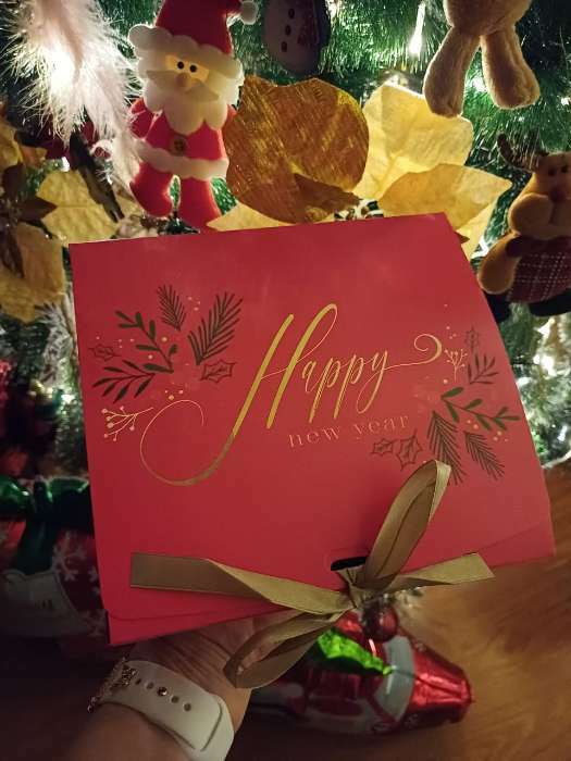 Фотография покупателя товара Складная коробка подарочная «С новым годом», 20 × 18 × 5 см, БЕЗ ЛЕНТЫ - Фото 4