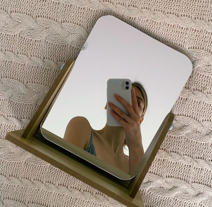 Фотография покупателя товара Зеркало настольное, зеркальная поверхность 17 х 22 см, цвет бежевый - Фото 3