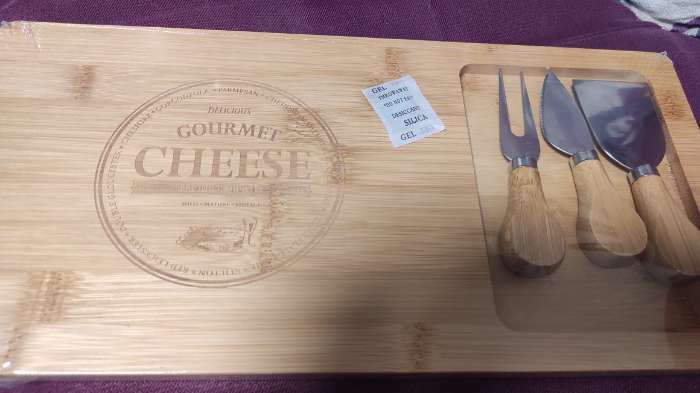Фотография покупателя товара Набор для подачи сыра Доляна Cheese, 3 ножа, доска 38×18,5 см, бамбук