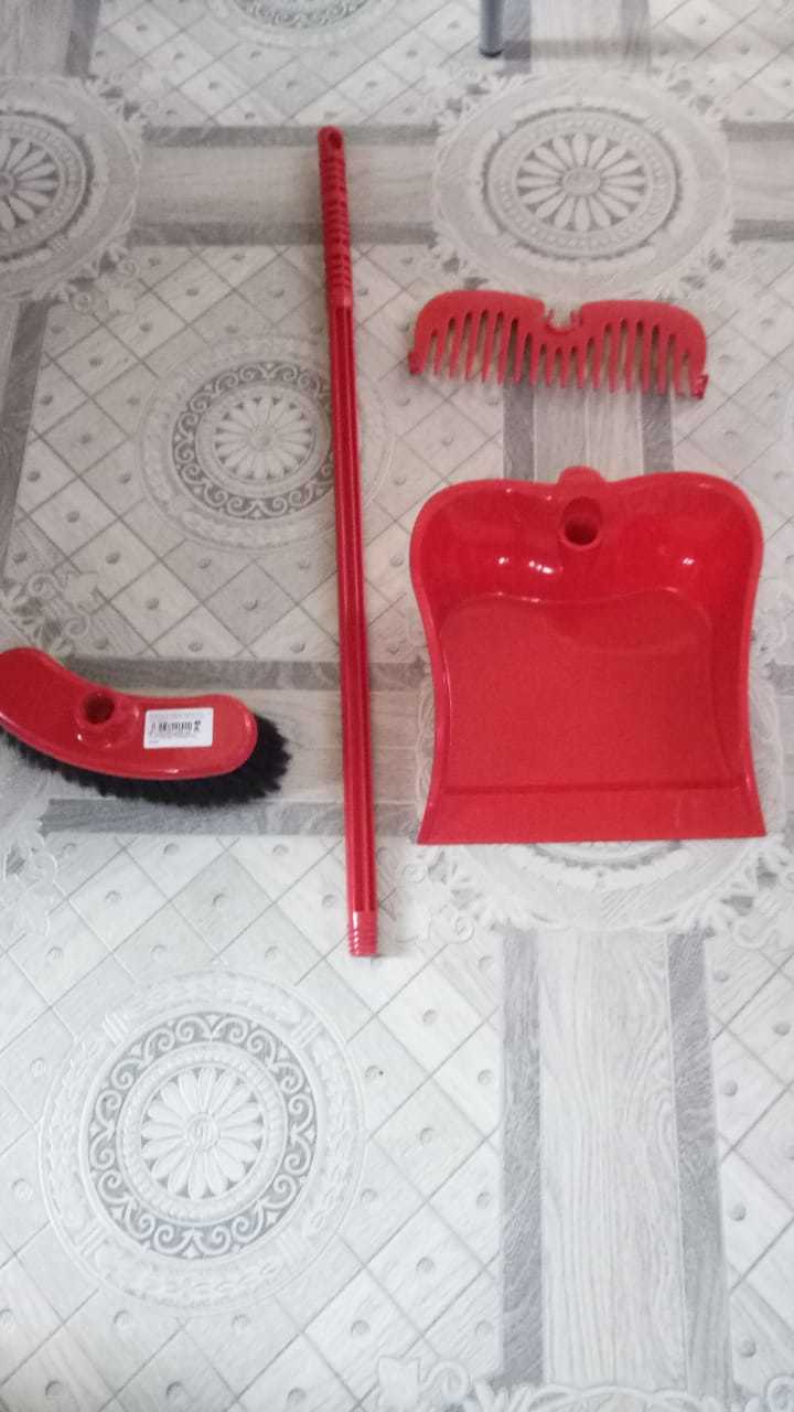 Фотография покупателя товара Набор для уборки «Комфорт», 3 предмета: совок, щетка, гребень, цвет МИКС