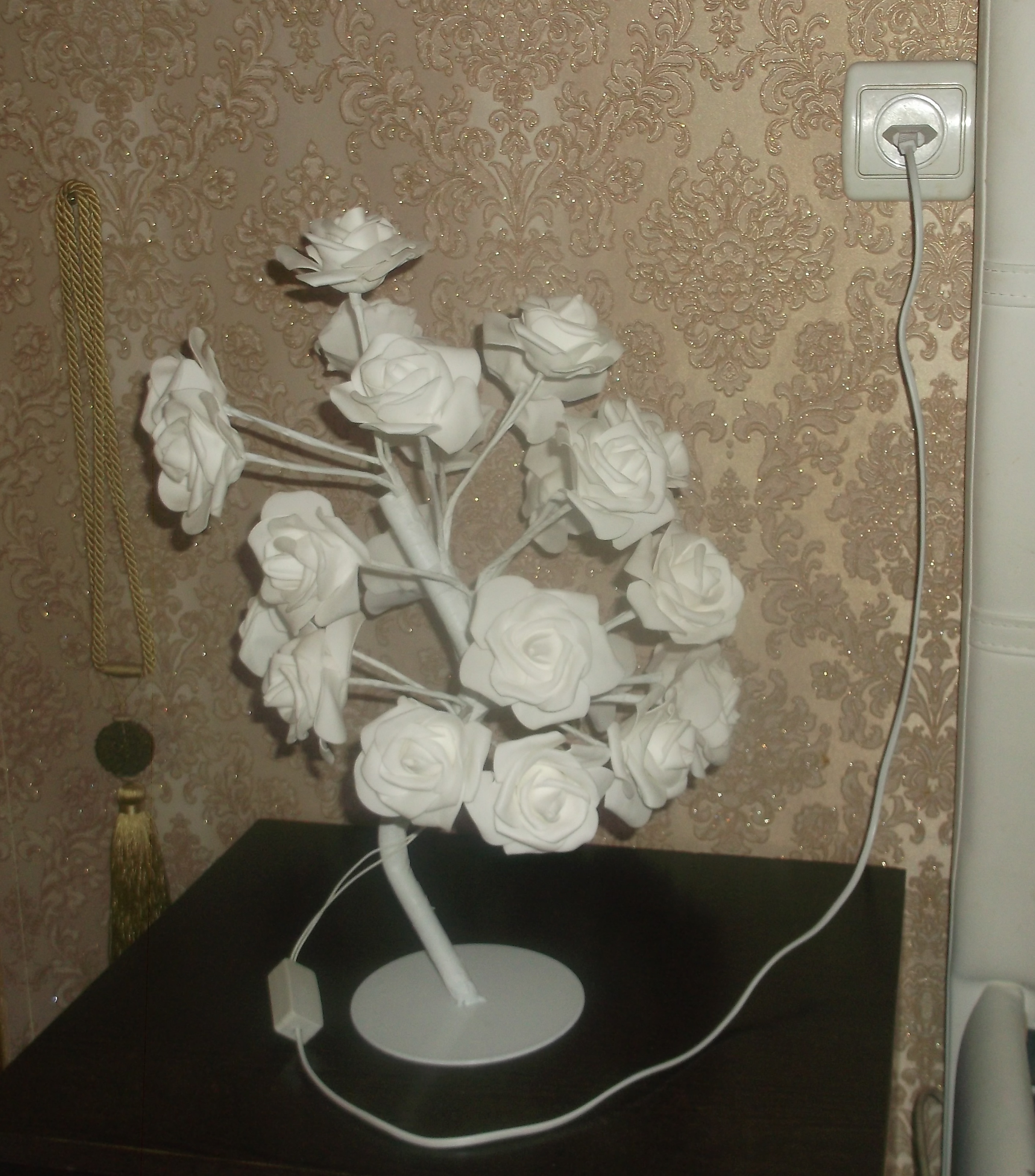 Фотография покупателя товара Светодиодный куст «Розы белые» 45 см, 24 LED, постоянное свечение, 220 В, свечение тёплое белое - Фото 11