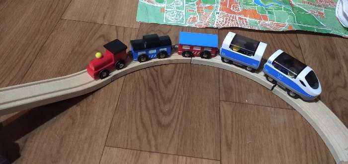 Фотография покупателя товара Игрушка «Поезд и 2 вагона» на магнитах, дерево, пластик, металл, 21х4,5х3см - Фото 1