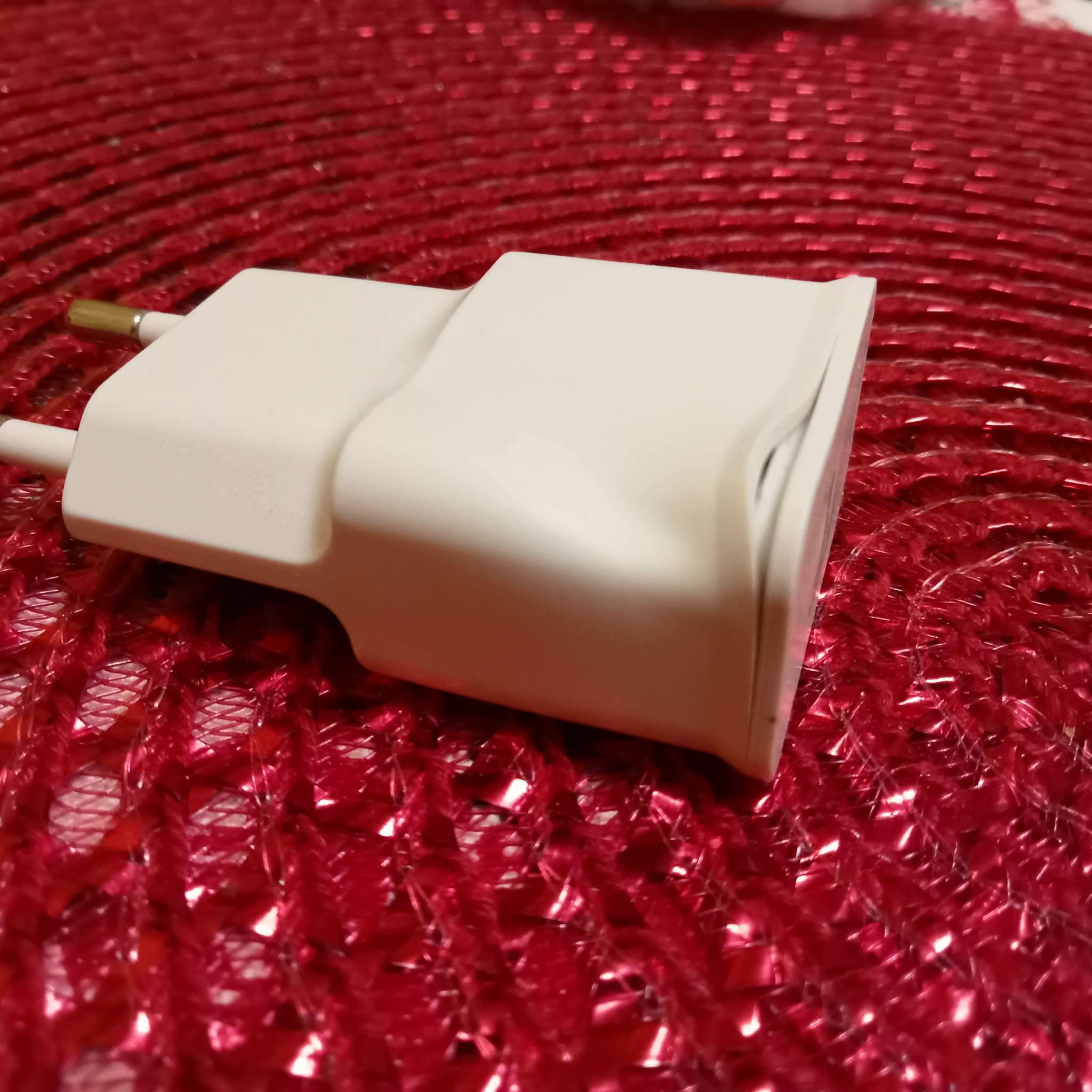 Фотография покупателя товара Сетевое зарядное устройство Luazon LN-100AC, 1 USB, 1 A, белое - Фото 2