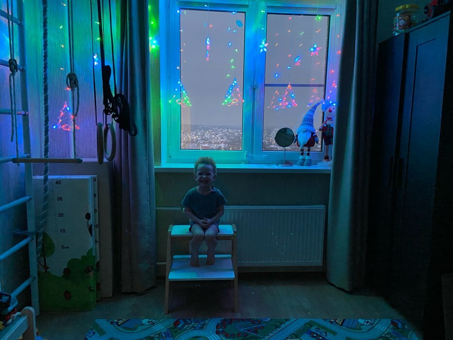 Фотография покупателя товара Гирлянда «Бахрома» 2.4 × 0.9 м с насадками «Снежинки», IP20, прозрачная нить, 150 LED, свечение синее, 8 режимов, 220 В - Фото 1