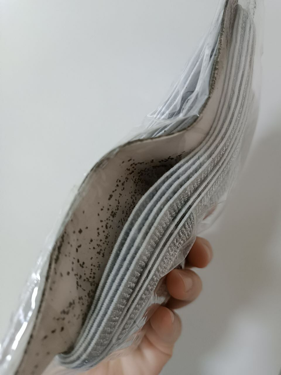 Фотография покупателя товара Резинка с глиттером, 10 мм, 10 ± 1 м, цвет белый/серебряный - Фото 3