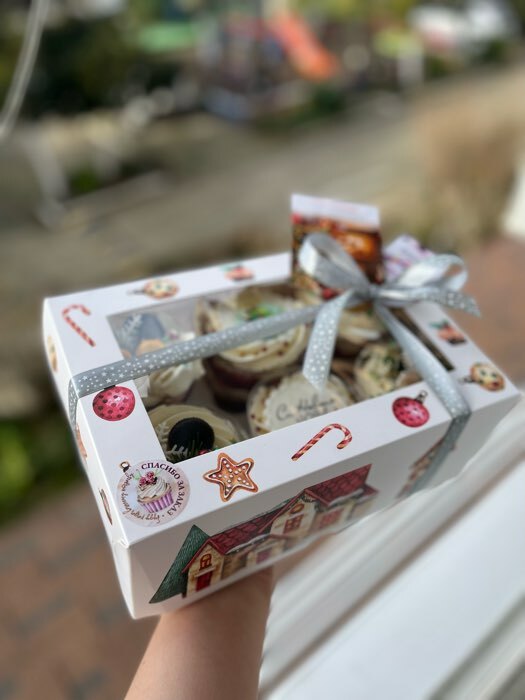 Фотография покупателя товара Коробка для 6 капкейков с окном «Рождественский домик», 25×17×10 см, упаковка - Фото 1