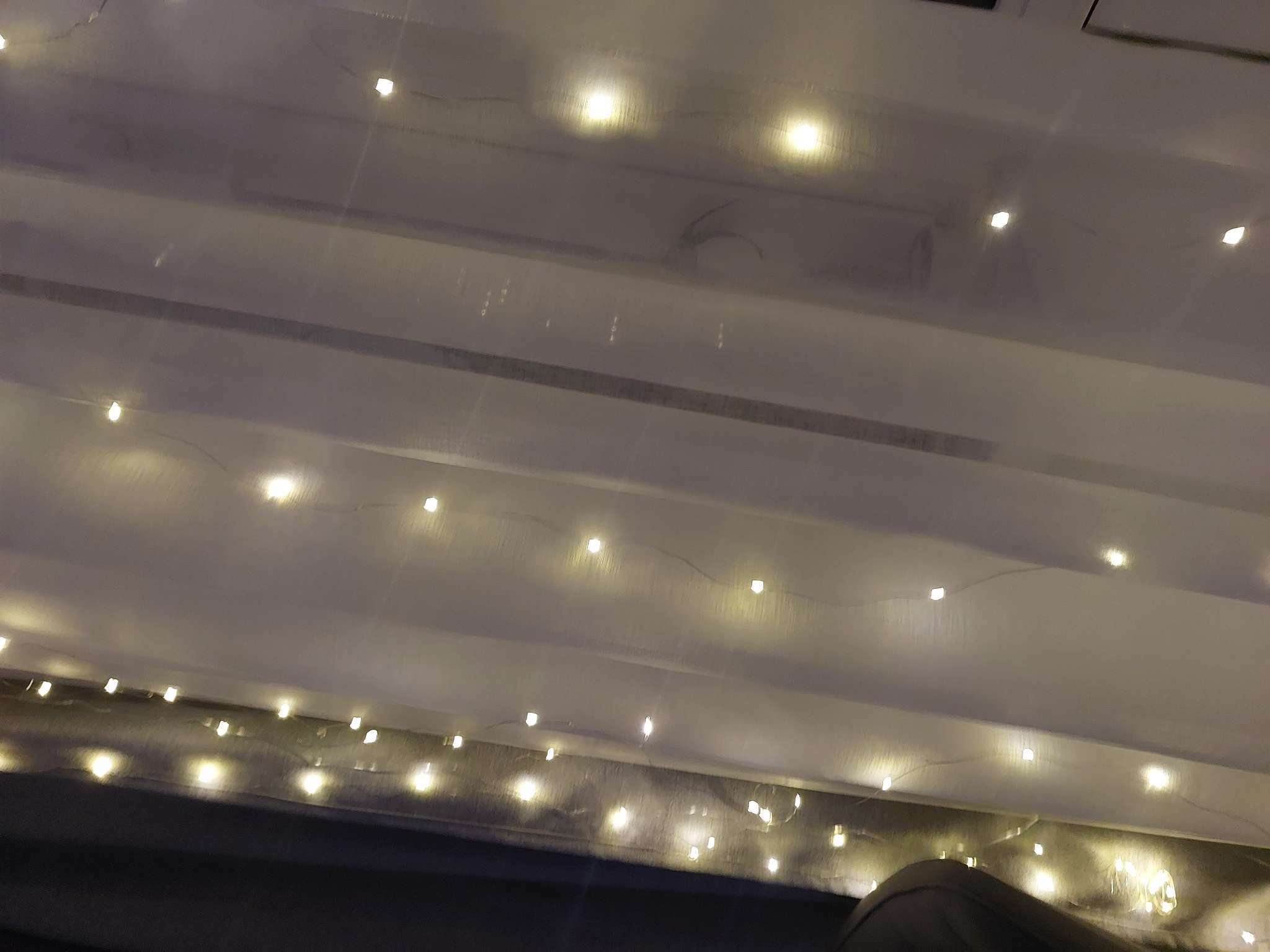 Фотография покупателя товара Гирлянда «Занавес» 2.8 × 3 м роса на крючках, с пультом, IP20, серебристая нить, 300 LED, свечение тёплое белое, 8 режимов, USB