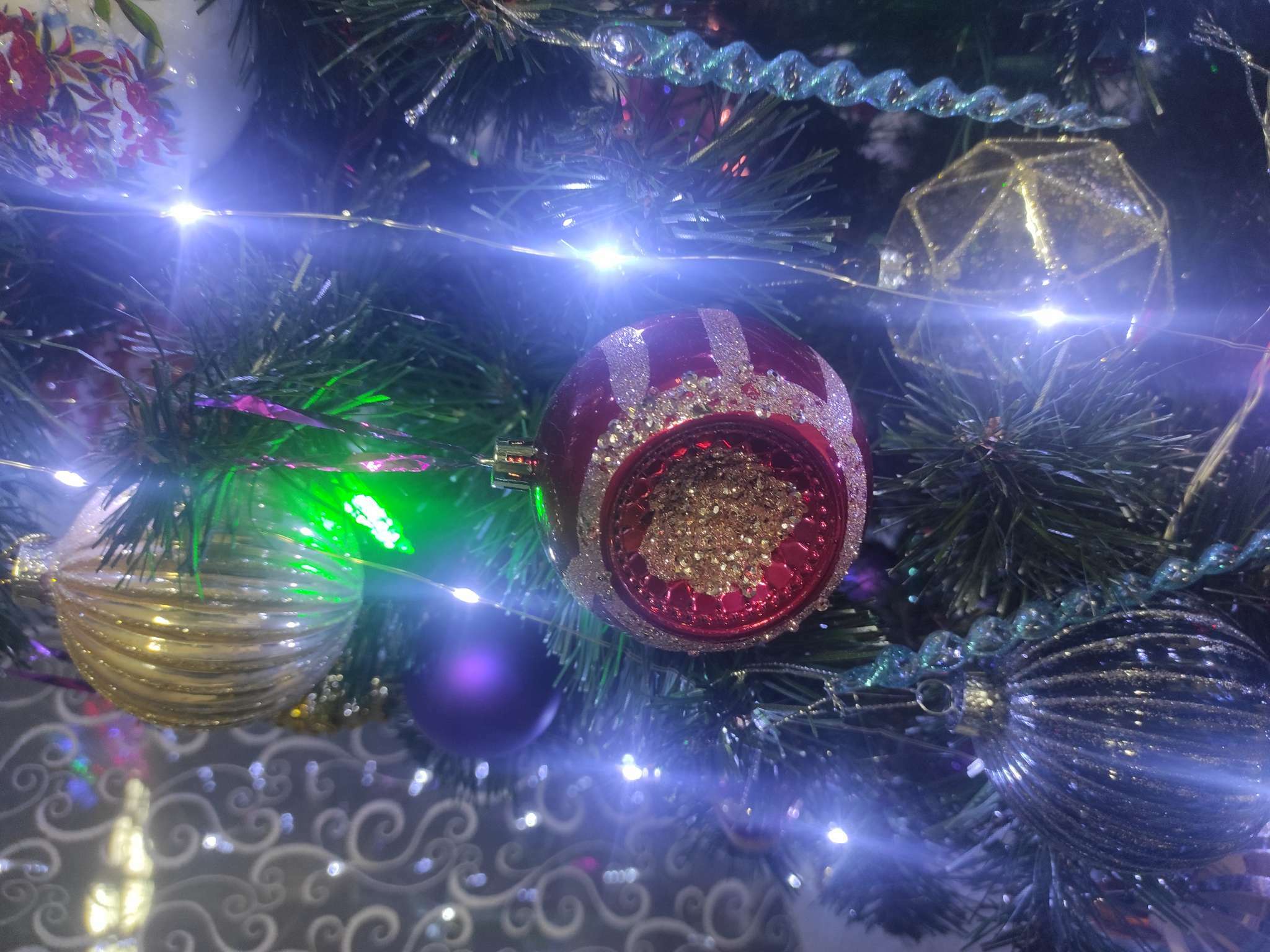 Фотография покупателя товара Ёлочные игрушки «Космические полосы», шары новогодние, d=5.5 см, набор 4 шт., орбиты, золото - Фото 1