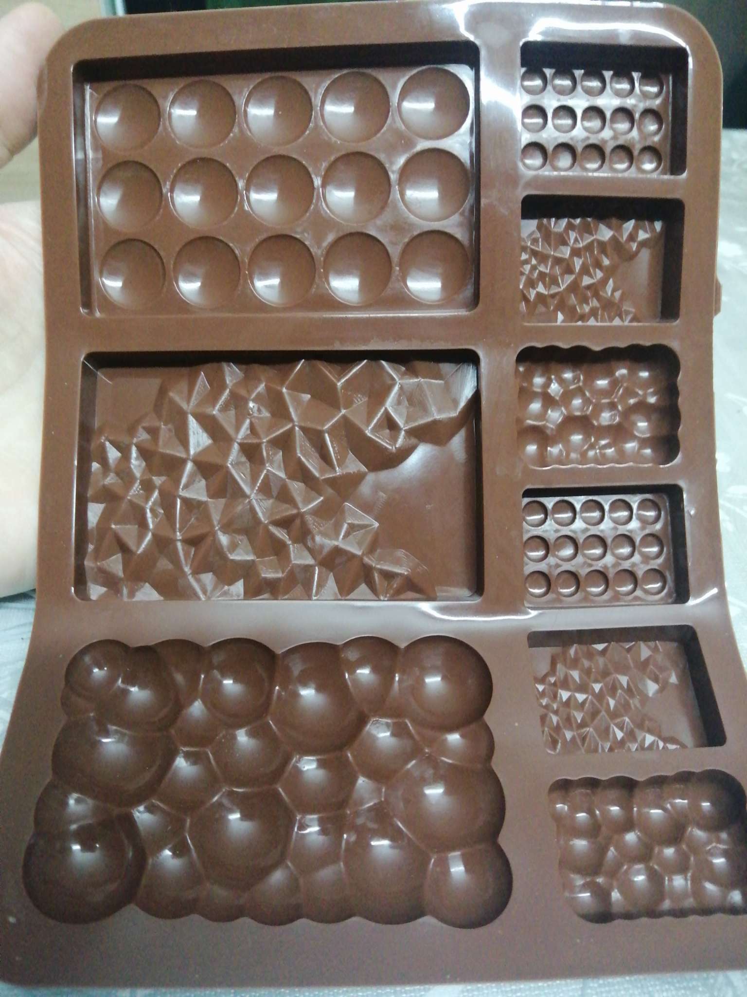 Фотография покупателя товара Форма для шоколада Доляна «Шоколадное ассорти», силикон, 20×14,8×0,7 см, 9 ячеек, цвет коричневый