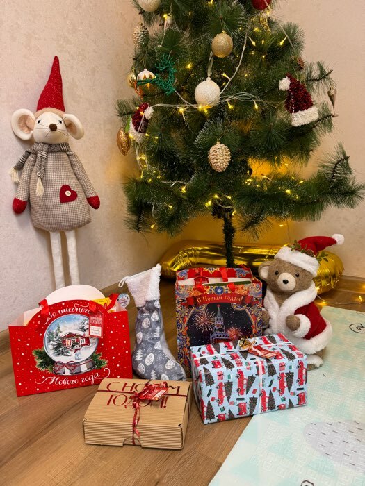 Фотография покупателя товара Коробка подарочная новогодняя складная «Уютного Нового года», 21×15×5 см - Фото 4