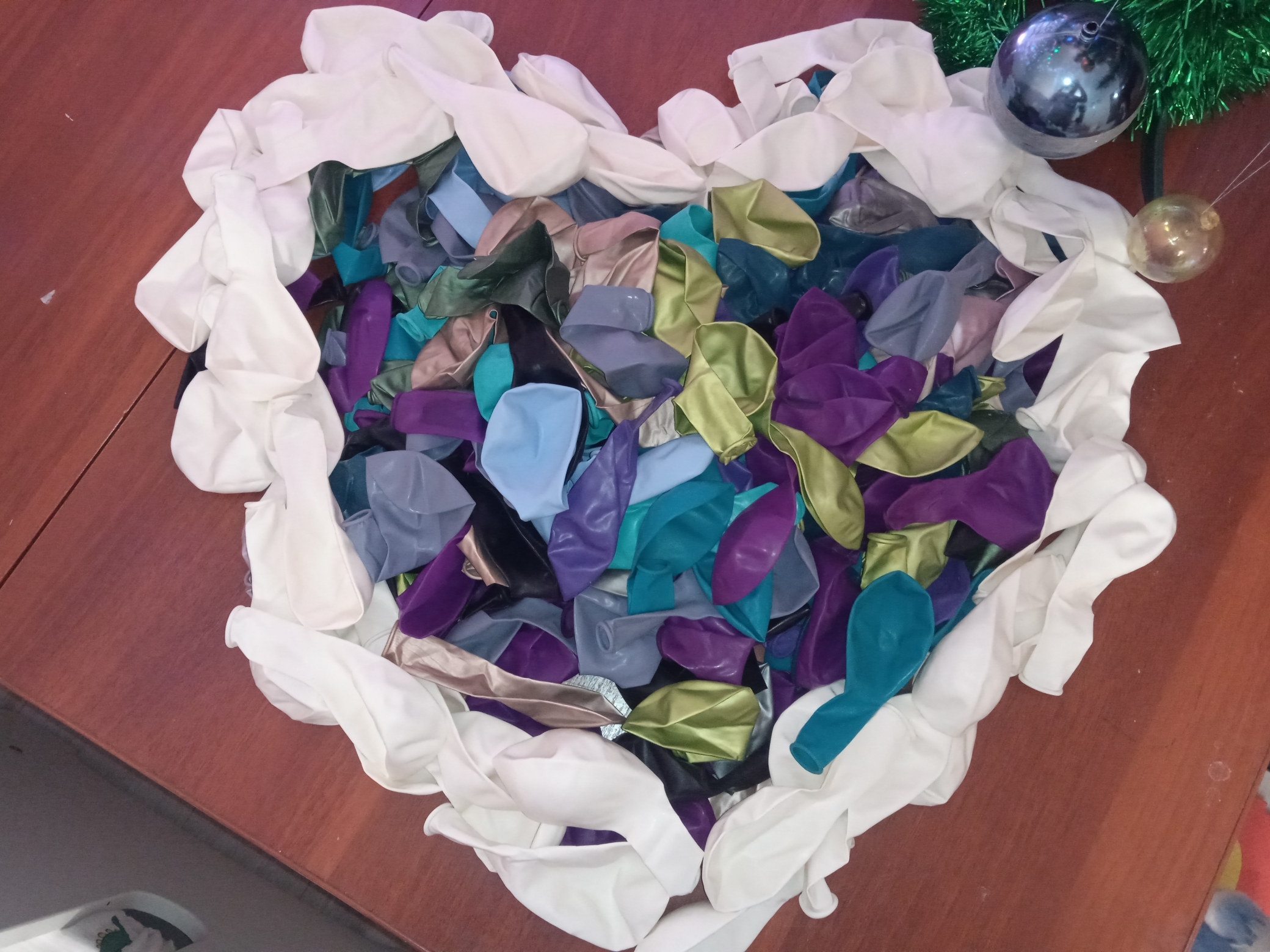 Фотография покупателя товара Шар латексный 12", кристалл, набор 5 шт., цвет фиолетовый - Фото 2