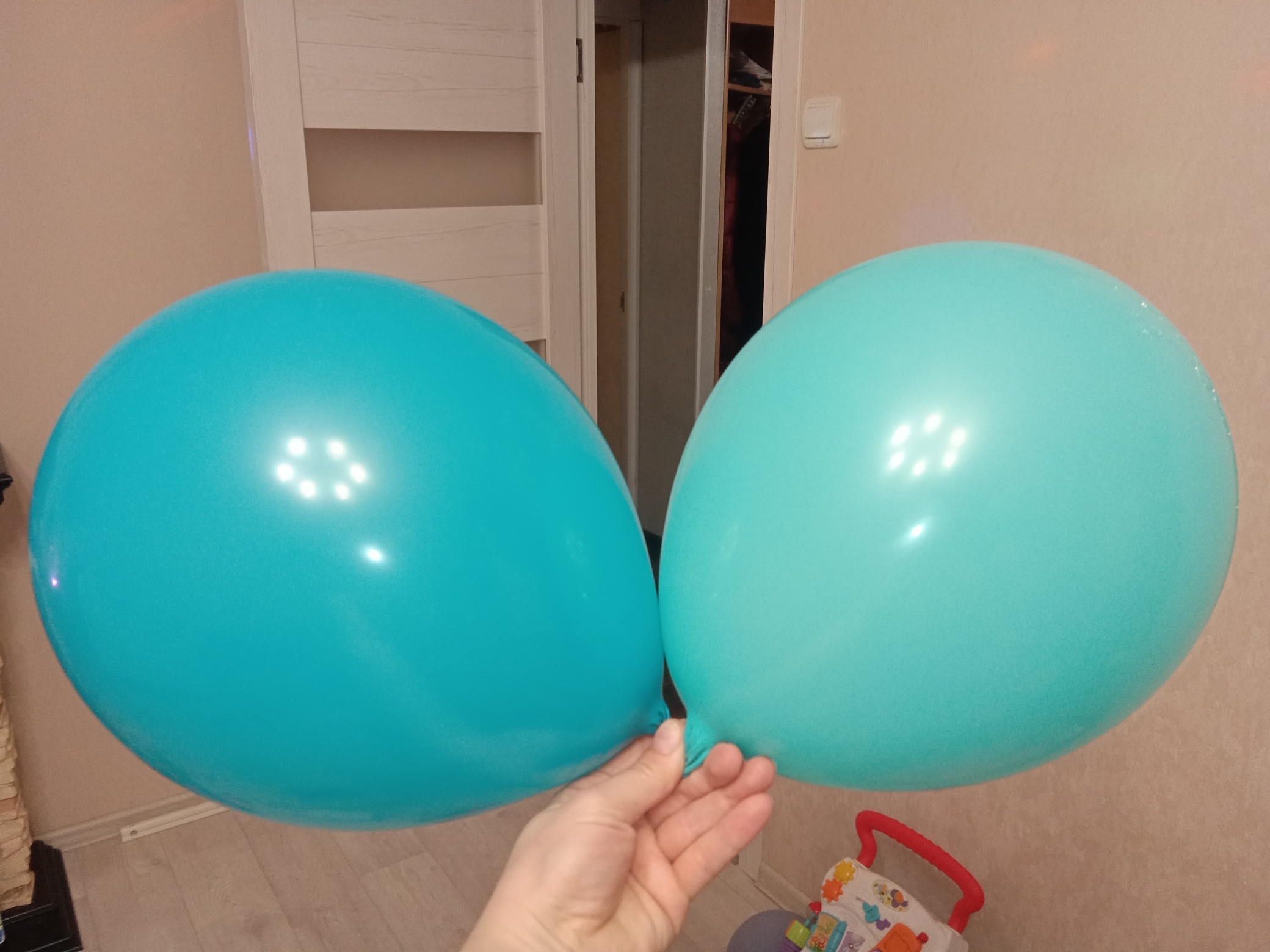 Фотография покупателя товара Шары воздушные латексные 12", стандарт, набор 12 шт., цвет бирюзовый - Фото 5
