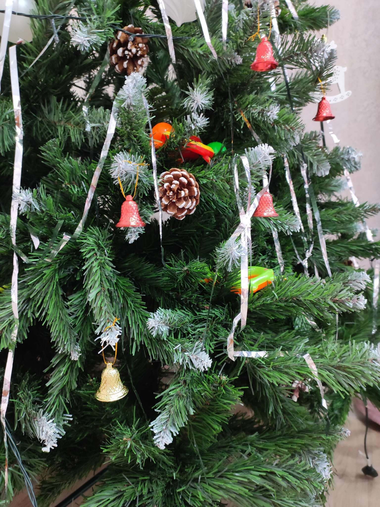 Фотография покупателя товара Ёлочные игрушки 12 шт. «Зимнее волшебство. Колокольчик в сеточку» пластик, 3×2.5 см, МИКС - Фото 5