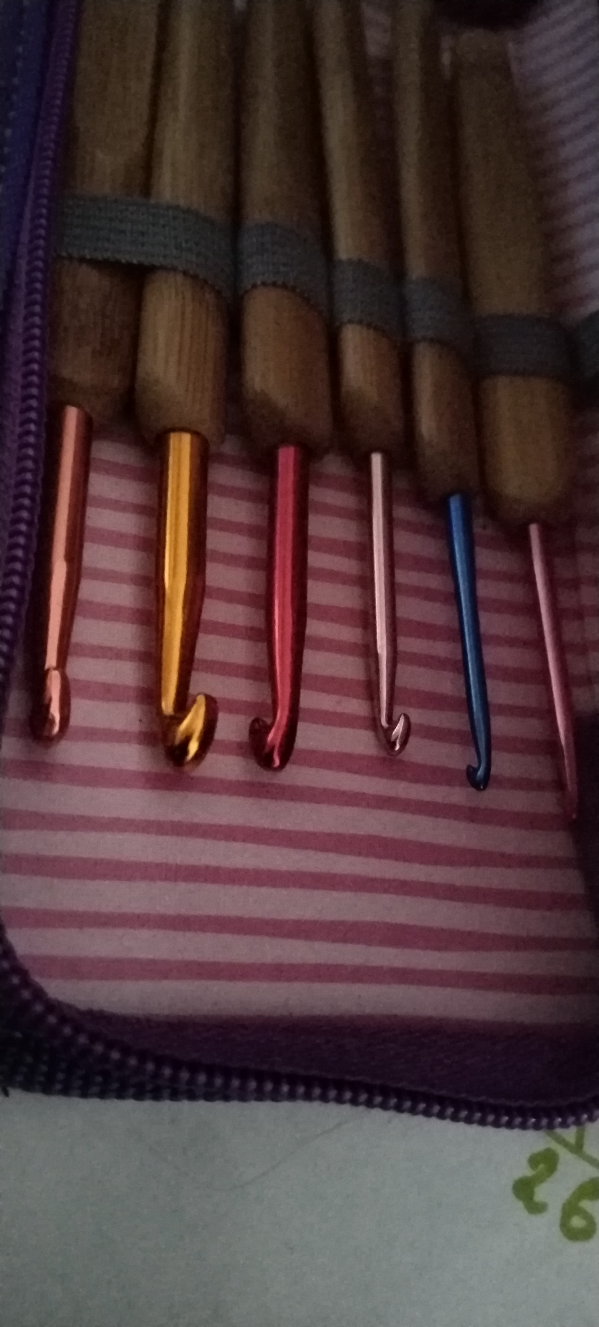 Фотография покупателя товара Набор крючков для вязания, с бамбуковыми ручками, d = 2-6 мм, 13,5 см, 9 шт - Фото 2