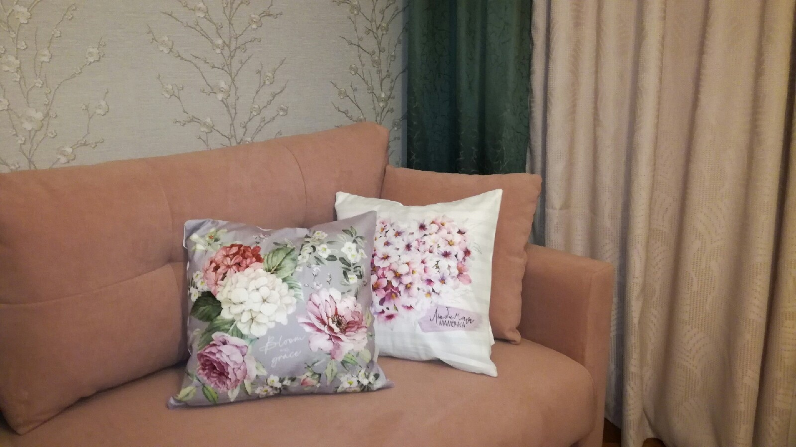 Фотография покупателя товара Наволочка декоративная Этель «Любимая мамочка» 40×40 см, 100% п/э, велюр - Фото 3