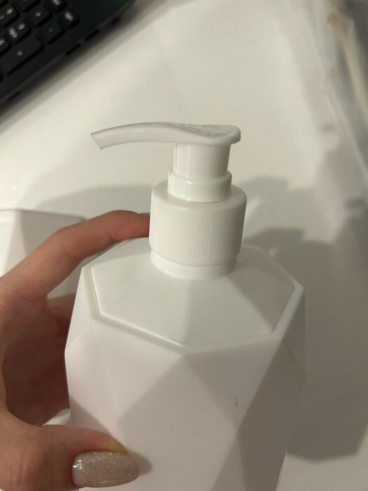 Фотография покупателя товара Дозатор для мыла «Призма», 330 мл, цвет белый - Фото 16