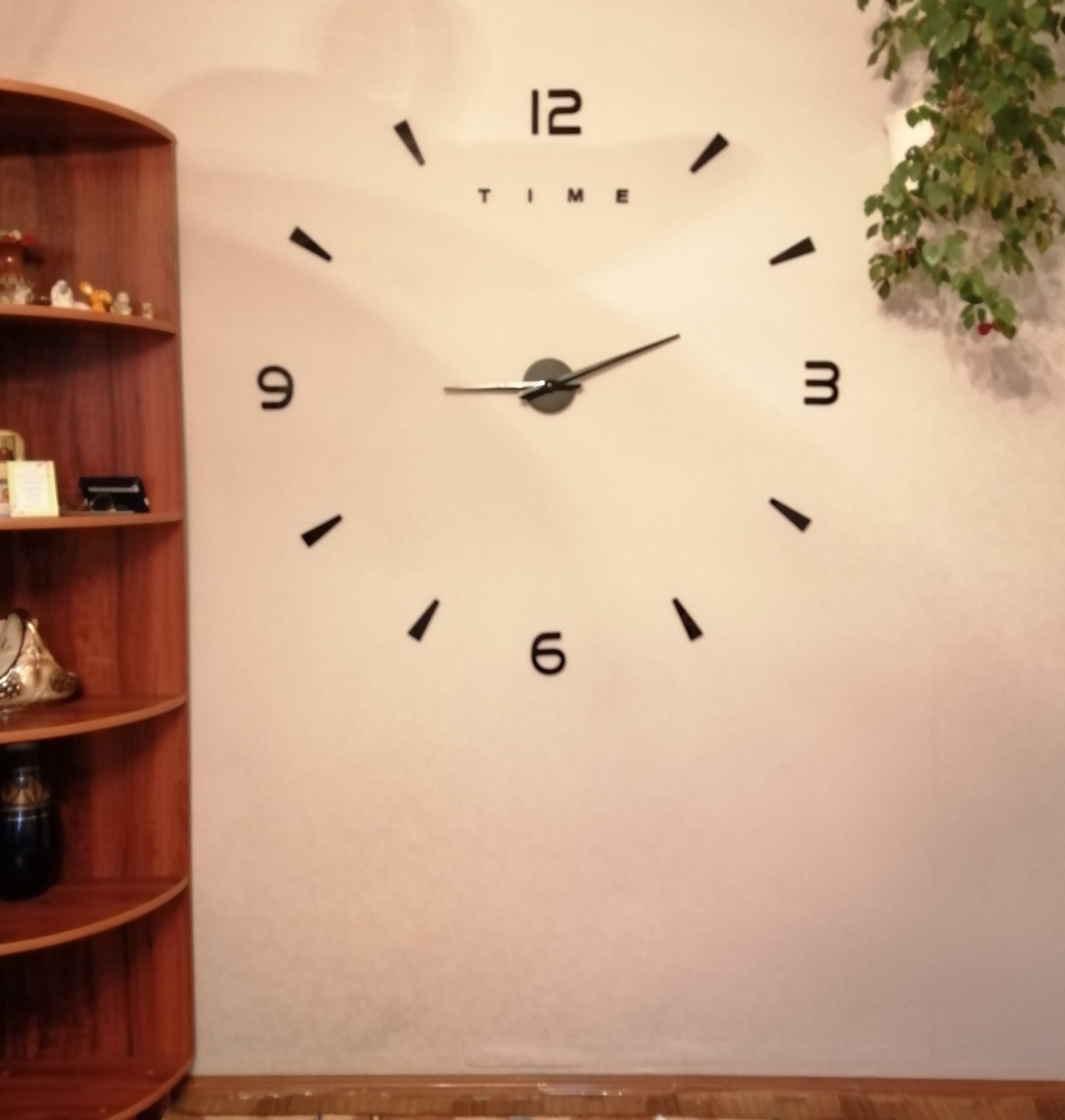 Фотография покупателя товара Часы-наклейка, серия: DIY, "Кавалье", плавный ход, d-120 см, 1 АА, черные
