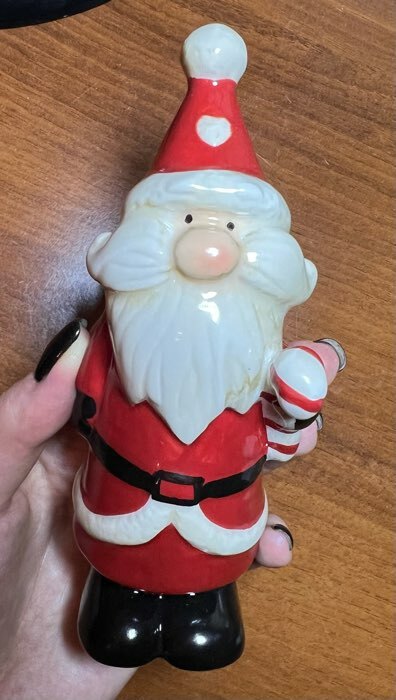 Фотография покупателя товара Сувенир керамика "Дедушка Мороз красный кафтан, с конфетой" 13,7х5х5,4 см - Фото 1