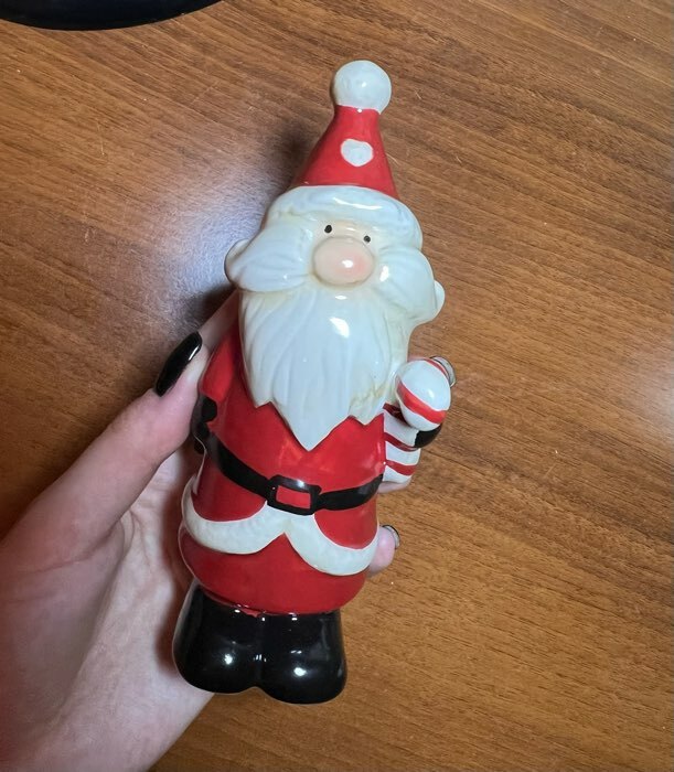 Фотография покупателя товара Сувенир керамика "Дедушка Мороз красный кафтан, с конфетой" 13,7х5х5,4 см - Фото 2