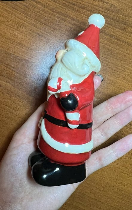 Фотография покупателя товара Сувенир керамика "Дедушка Мороз красный кафтан, с конфетой" 13,7х5х5,4 см - Фото 4