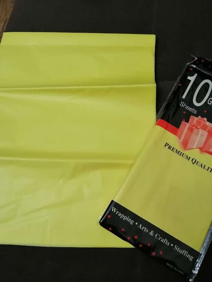 Фотография покупателя товара Бумага упаковочная тишью, желтая, 50 см х 66 см - Фото 2