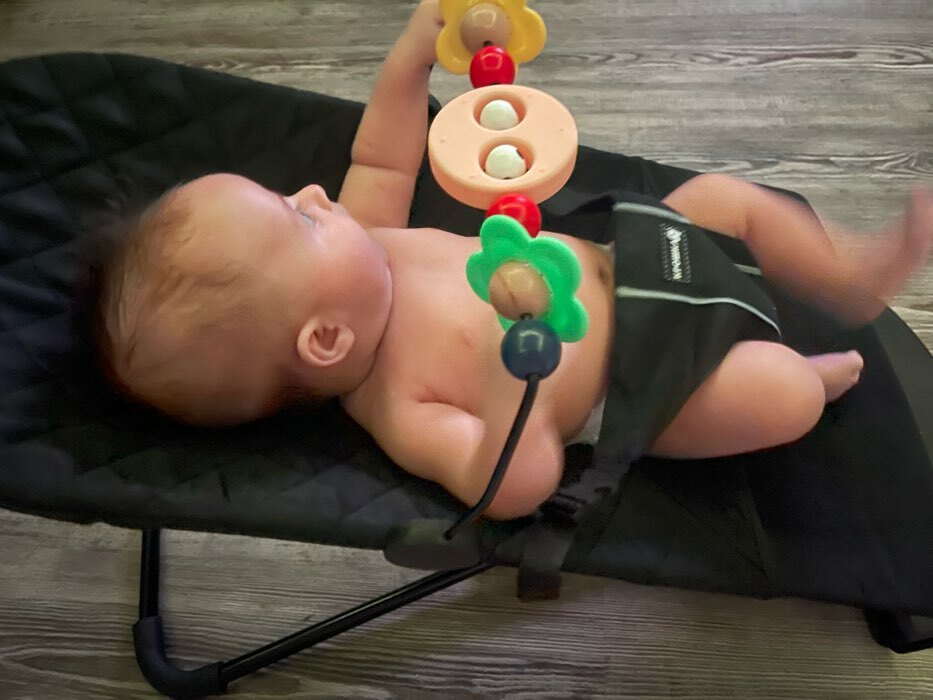 Фотография покупателя товара Шезлонг детский, кресло - качалка с игрушками для новорождённых «Крошка Я», цвет серый - Фото 4