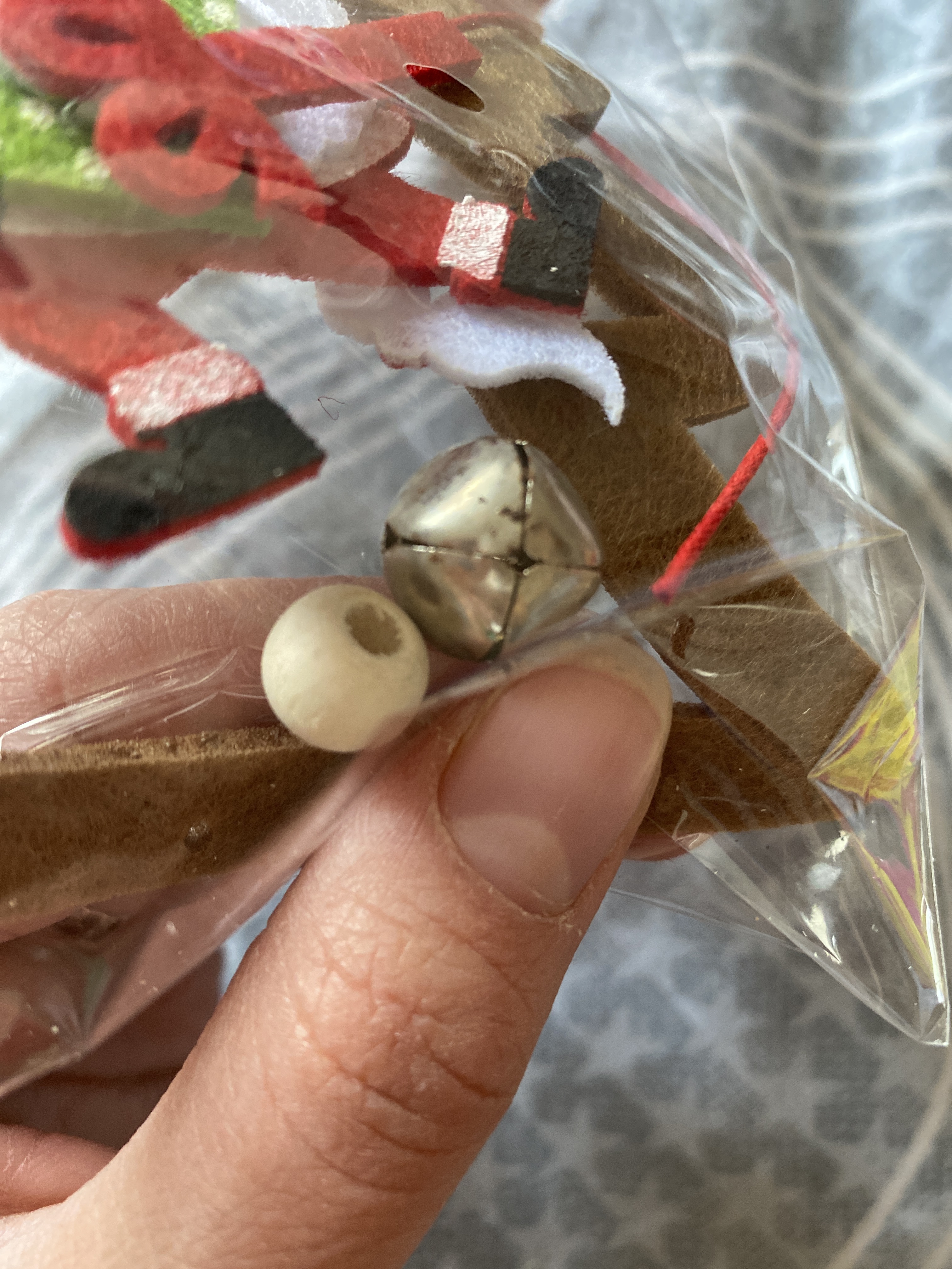 Фотография покупателя товара Набор для создания подвесной ёлочной игрушки из фетра «Дед Мороз у дома» - Фото 1
