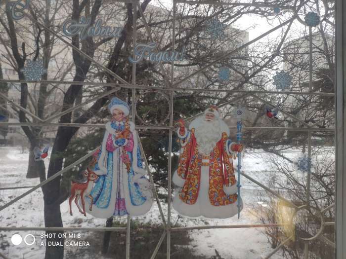 Фотография покупателя товара Наклейки новогодние «Новогоднее веселье», голографическая фольга, 49×33.5 см - Фото 3