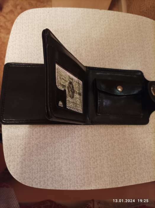 Фотография покупателя товара Портмоне мужское на магните, отдел для купюр, для карт, для монет, цвет чёрный - Фото 2