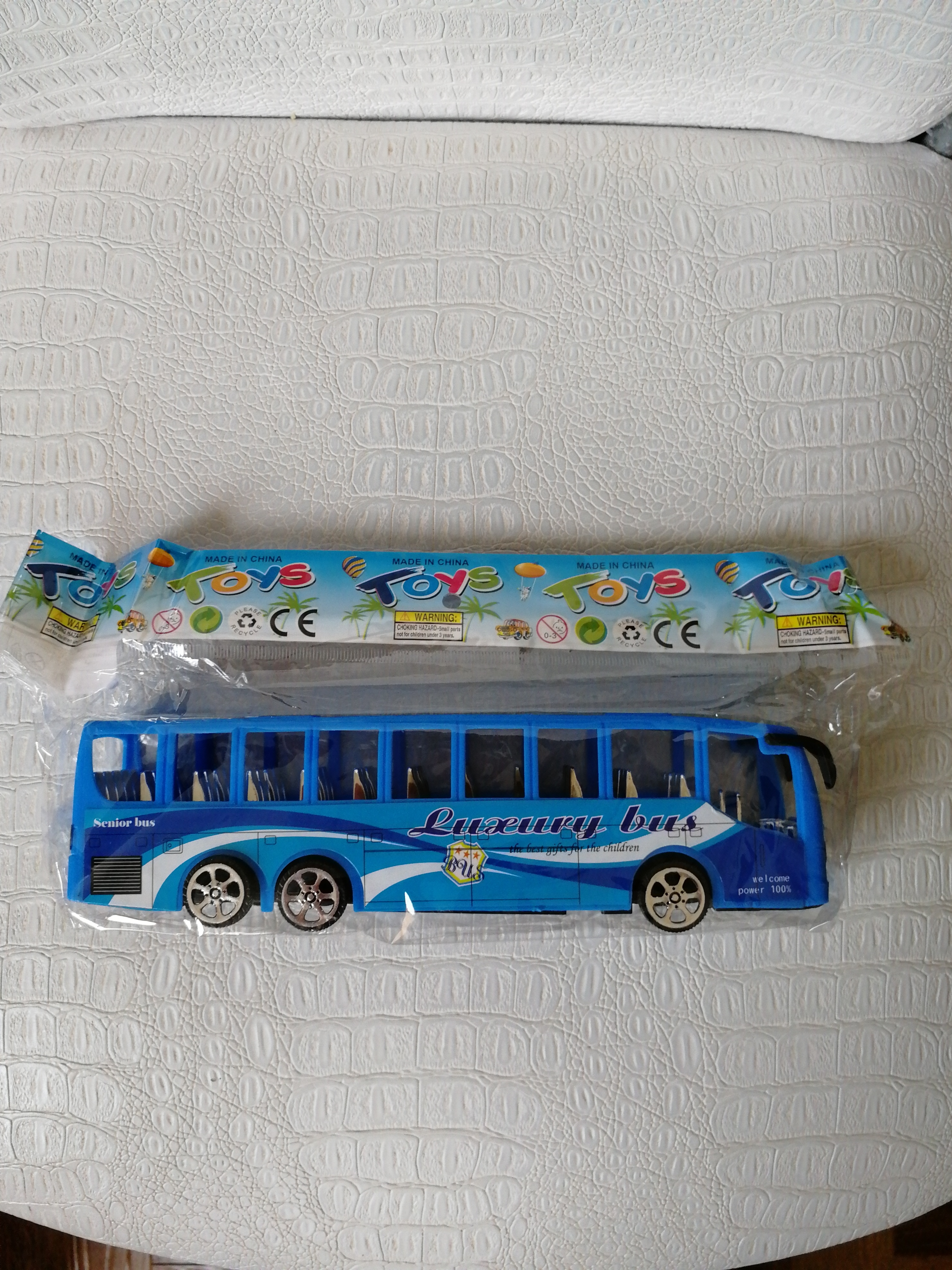 Фотография покупателя товара Автобус инерционный «Перевозчик», цвета МИКС - Фото 5