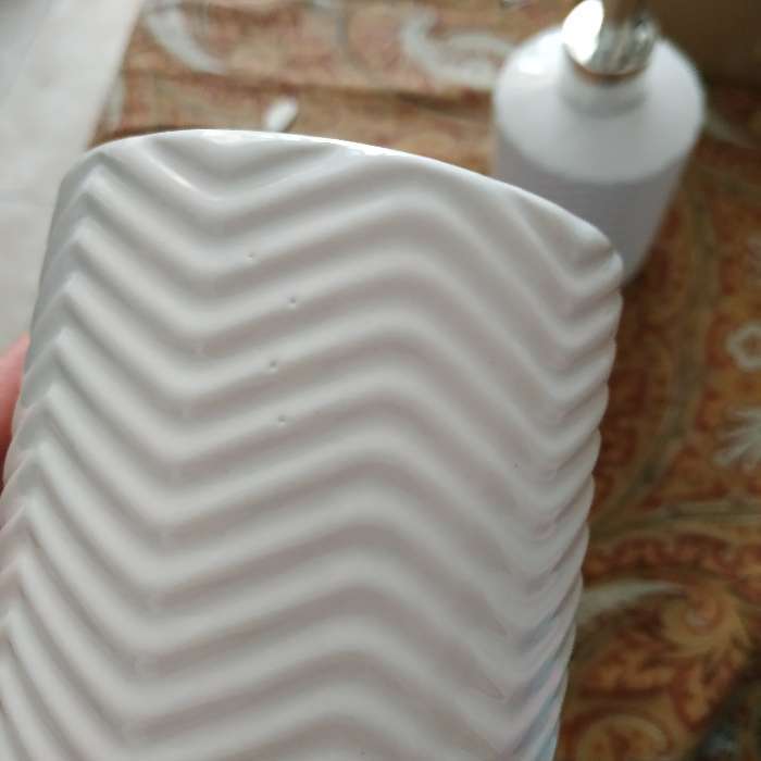 Фотография покупателя товара Набор аксессуаров для ванной комнаты «Минимал», 2 предмета (дозатор для мыла 350 мл, стакан 350 мл), цвет белый - Фото 2